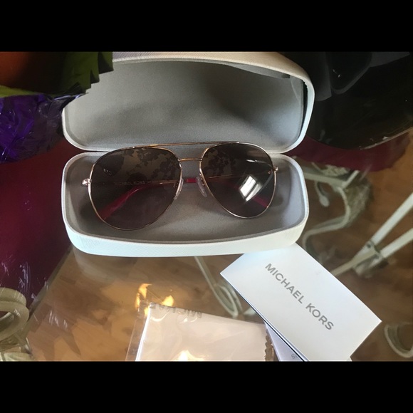 *Sold*Michael Kors Rodinara Sunglass - Picture 2 of 4
